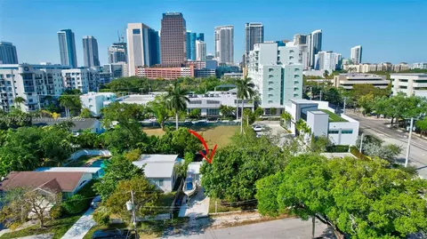 217 SE 10th St, Fort Lauderdale, FL 33316