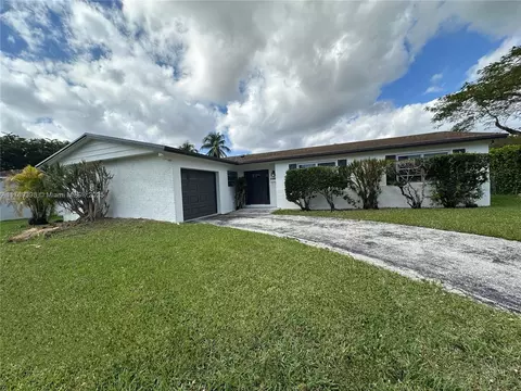10475 SW 96th Ter, Miami, FL 33176
