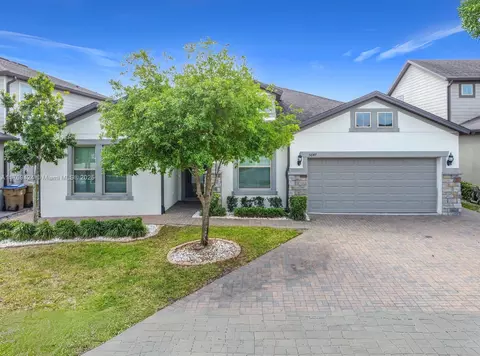 Exterior - 5647 Barletta Dr, Saint Cloud, FL 34771 photo 1 of 5