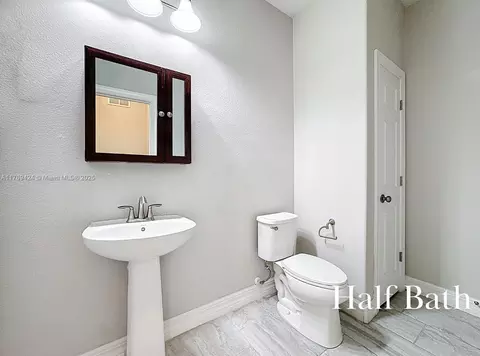 Bath - 5647 Barletta Dr, Saint Cloud, FL 34771 photo 4 of 5