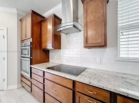 Kitchen - 5647 Barletta Dr, Saint Cloud, FL 34771 photo 2 of 8
