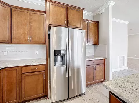 Kitchen - 5647 Barletta Dr, Saint Cloud, FL 34771 photo 5 of 8