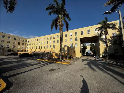 7420 W 20th Ave #237, Hialeah, FL 33016