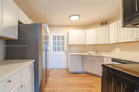 3301 Spanish Moss Ter #802, Lauderhill, FL 33319