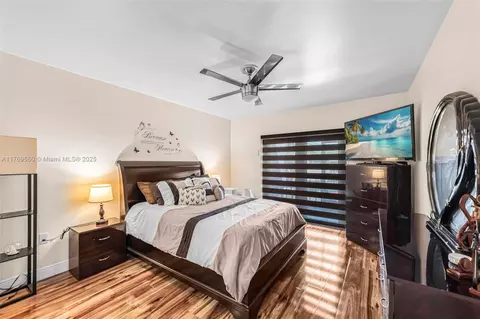 Bedroom - 16505 Fox Den Ct, Miami Lakes, FL 33014 photo 3 of 4