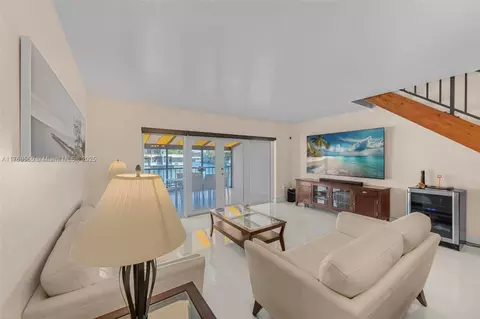 Living - 16505 Fox Den Ct, Miami Lakes, FL 33014 photo 2 of 3
