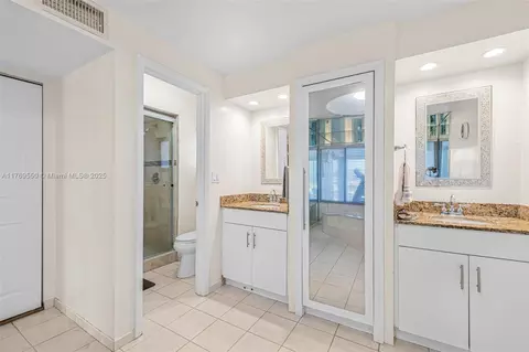Bath - 16505 Fox Den Ct, Miami Lakes, FL 33014 photo 2 of 2