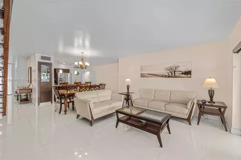 Living - 16505 Fox Den Ct, Miami Lakes, FL 33014 photo 3 of 3