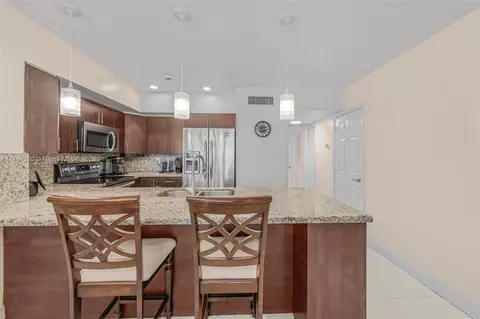 Kitchen - 16505 Fox Den Ct, Miami Lakes, FL 33014 photo 2 of 2