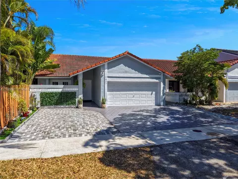 9637 SW 151st Ave, Miami, FL 33196