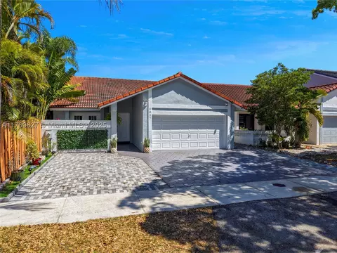 9637 SW 151st Ave, Miami, FL 33196