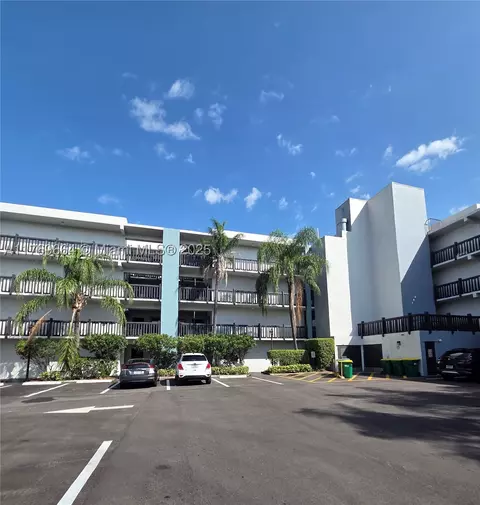 1021 Mockingbird Ln #411, Plantation, FL 33324