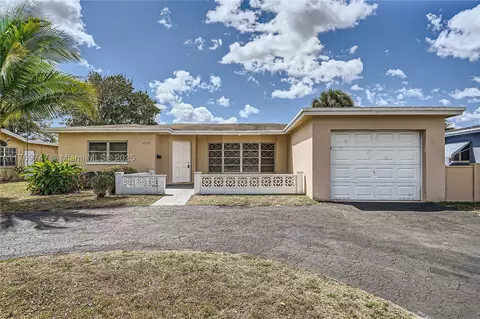 4720 NW 41st Pl, Lauderdale Lakes, FL 33319