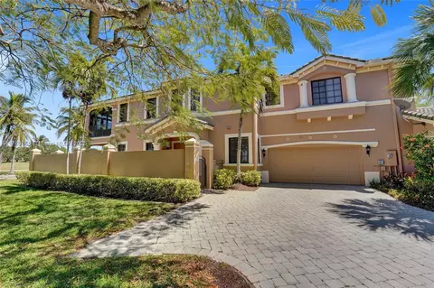 2717 Center Ct Dr #1-16, Weston, FL 33332
