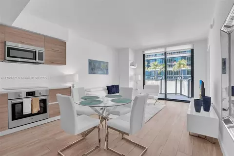 1300 S Miami Ave #1208, Miami, FL 33130