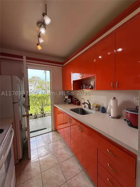 16790 NE 14th Ave #110, Miami, FL 33162