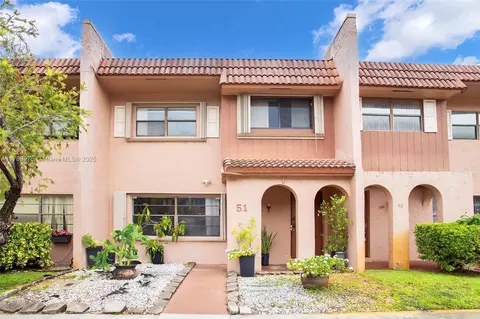 51 Matador Ln #2-23, Davie, FL 33324