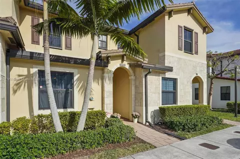10601 W 33rd Way, Hialeah, FL 33018