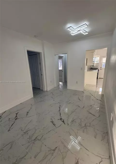 8340 Crespi Blvd #18, Miami Beach, FL 33141