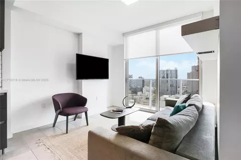 227 NE 2nd St #3105, Miami, FL 33132