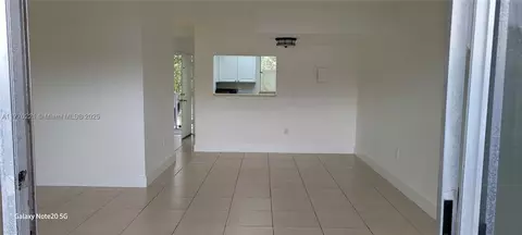 9365 Fontainebleau Blvd #E212, Miami, FL 33172