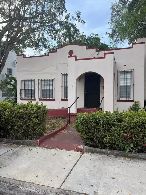 1922 SW 3rd St, Miami, FL 33135