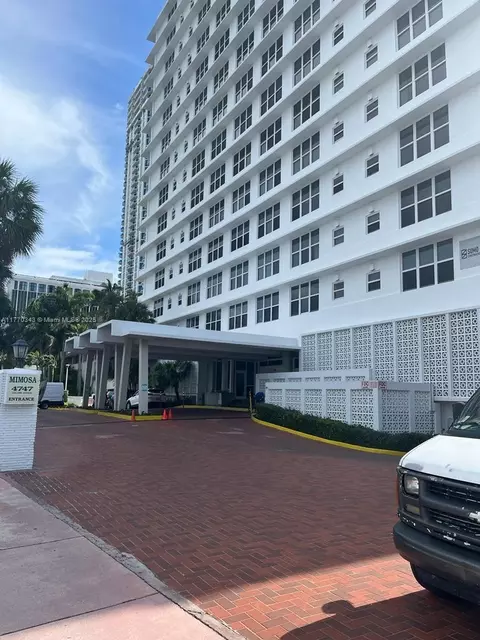 4747 Collins Ave #1115, Miami Beach, FL 33140