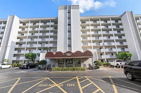 5860 NW 44th St #109, Lauderhill, FL 33319