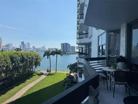 3530 Mystic Pointe Dr #512, Aventura, FL 33180