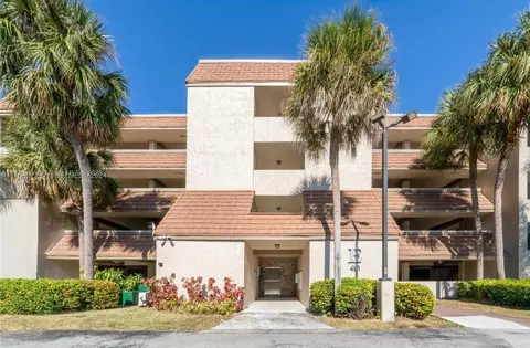 461 Ives Dairy Rd #402-2, Miami, FL 33179