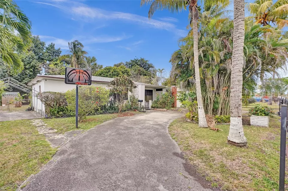 Exterior - 1930 NW 132nd St, Miami, FL 33167 photo 2 of 12