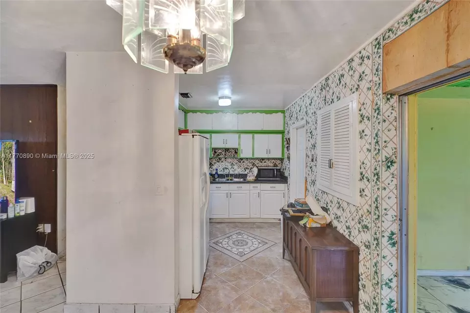 Entry Way - 1930 NW 132nd St, Miami, FL 33167 photo 2 of 3