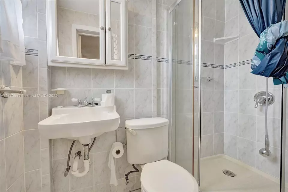 Bath - 1930 NW 132nd St, Miami, FL 33167 photo 1 of 1