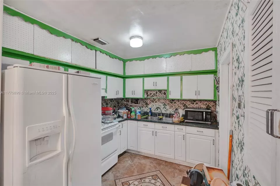 Kitchen - 1930 NW 132nd St, Miami, FL 33167 photo 1 of 1