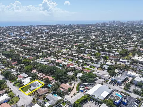 View/Area - 1990 NE 35th St, Lighthouse Point, FL 33064 photo 6 of 6