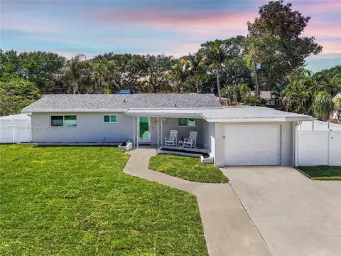 1990 NE 35th St, Lighthouse Point, FL 33064