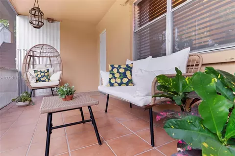 2837 Pierce St #8, Hollywood, FL 33020