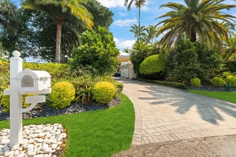 10504 SW 129th Ter, Miami, FL 33176