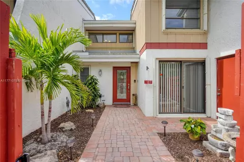 3092 Bermwood Ln #238, Hollywood, FL 33021