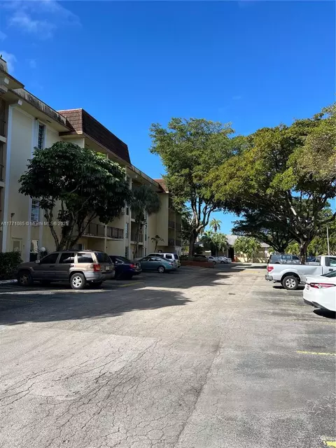 11925 NE 2nd Ave #B308, North Miami, FL 33161