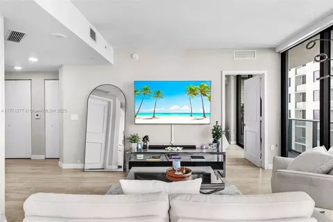 55 SW 9th St #3601, Miami, FL 33130