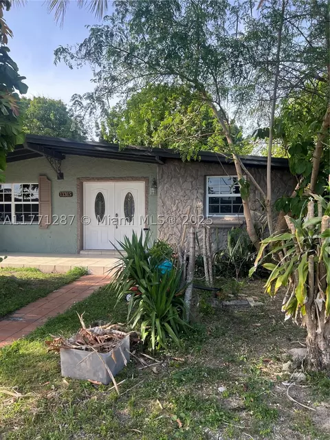 11315 SW 45th St, Miami, FL 33165