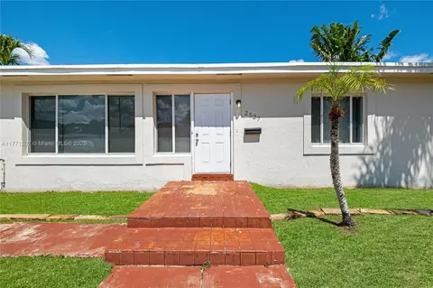 2537 Adams St, Hollywood, FL 33020