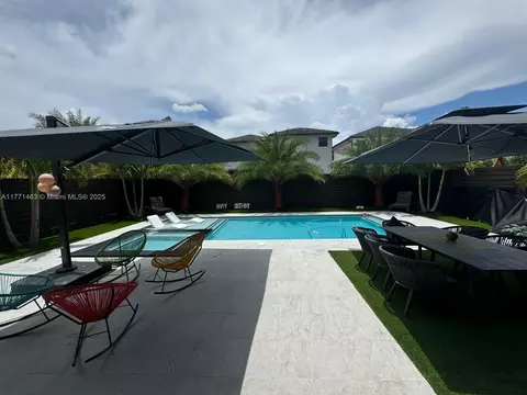 8868 NW 161st Ter, Miami Lakes, FL 33018