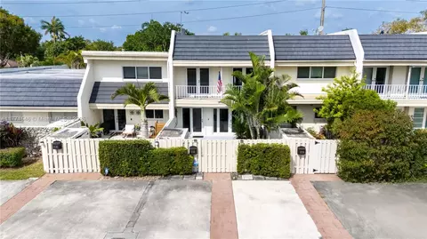 8122 SW 83rd Pl #TH, Miami, FL 33143