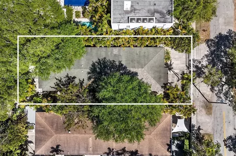 2960 Whitehead St, Miami, FL 33133