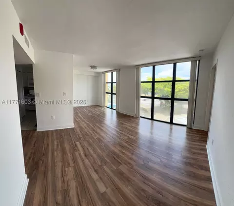 11750 SW 18th St #422-1, Miami, FL 33175