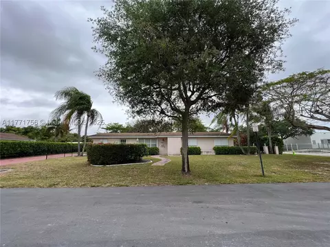 7405 SW 127th St, Pinecrest, FL 33156