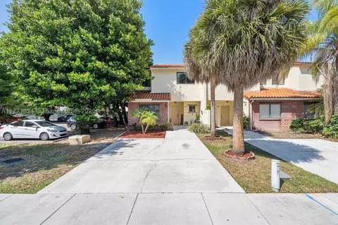 3813 Simms St, Hollywood, FL 33021
