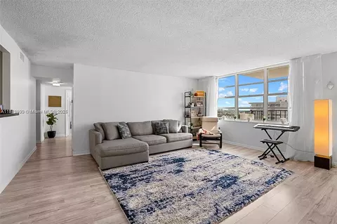 2780 NE 183rd St #1906, Aventura, FL 33160